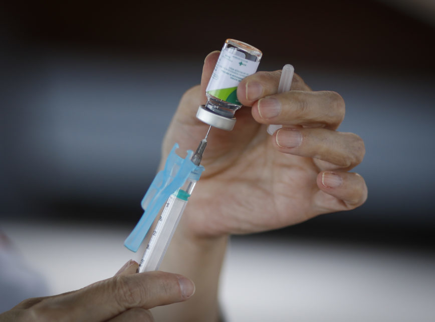 Vacinação avança lentamente na Indonésia. Só 6% da população do país já tomou as duas doses do imunizante - Sérgio Lima/Poder360 