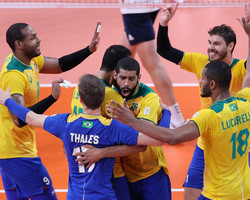 Brasil vence EUA e encaminha vaga nas quartas de final do vôlei masculino