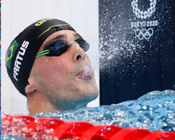 Bruno Fratus da natação vai à semi-final valendo ouro olímpico em Tóquio
