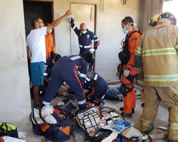 Piauiense morre eletrocutado enquanto rebocava parede de residência no DF