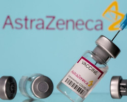Novo tratamento reduz em 77% risco de covid sintomática, aponta AstraZeneca