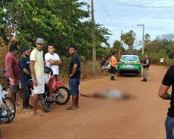 Jovem é assassinado com vários tiros em estrada vicinal no litoral do Piauí