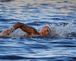 Ana Marcela Cunha ganha ouro na maratona aquática em Tóquio 