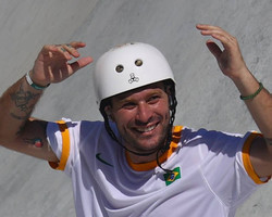 Pedro Barros fatura medalha de prata no skate park em Tóquio 