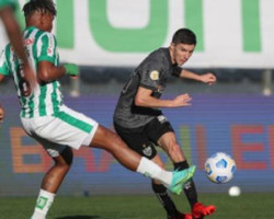 Atlético-MG vira sobre o Juventude nos acréscimos e assume liderança