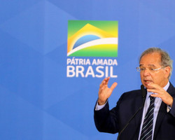 Prioridade zero é Bolsa Família de R$ 300, diz ministro Paulo Guedes