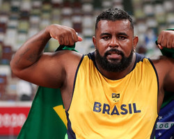 Thiago Paulino leva ouro no arremesso de peso e iguala recorde de medalhas