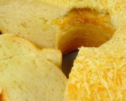 Pão de queijo gigante: pronto em 30 minutos e delicioso
