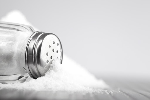 Veja 7 alimentos que têm excesso de sal e podem prejudicar sua saúde - imagem 67512