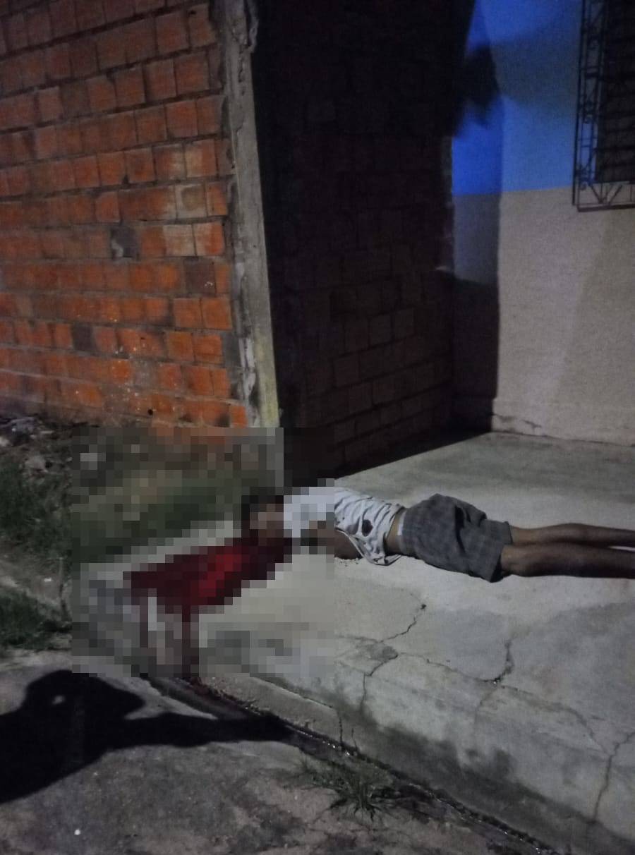 Homem é assassinado a tiros na frente de casa na zona Sudeste de Teresina (Foto: Ivan Lima/ Meio Norte)