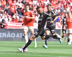 Internacional vence Santos por 1 a 0 em 29ª rodada do Campeonato Brasileiro