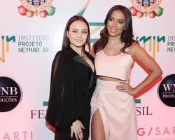 Anitta e Larissa Manoela estão em lista dos dez mais bem pagos do Instagram