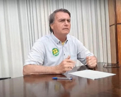 Bolsonaro se defende após fala sobre meninas venezuelanas