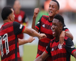 Flamengo vence Fluminense-PI e tem vantagem nas quartas da Copa do Brasil