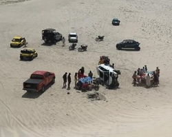 Turista morre e 6 pessoas ficam feridas após acidente em duna de Camocim