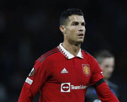 Cristiano Ronaldo é punido pelo Manchester United após abandonar jogo