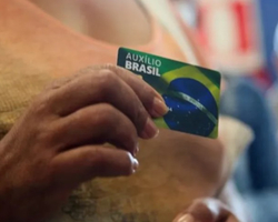 Consignado do Auxílio Brasil tem juros mais altos que a média geral