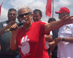 Governadora Regina Sousa (PT) passa mal em evento em favor de Lula