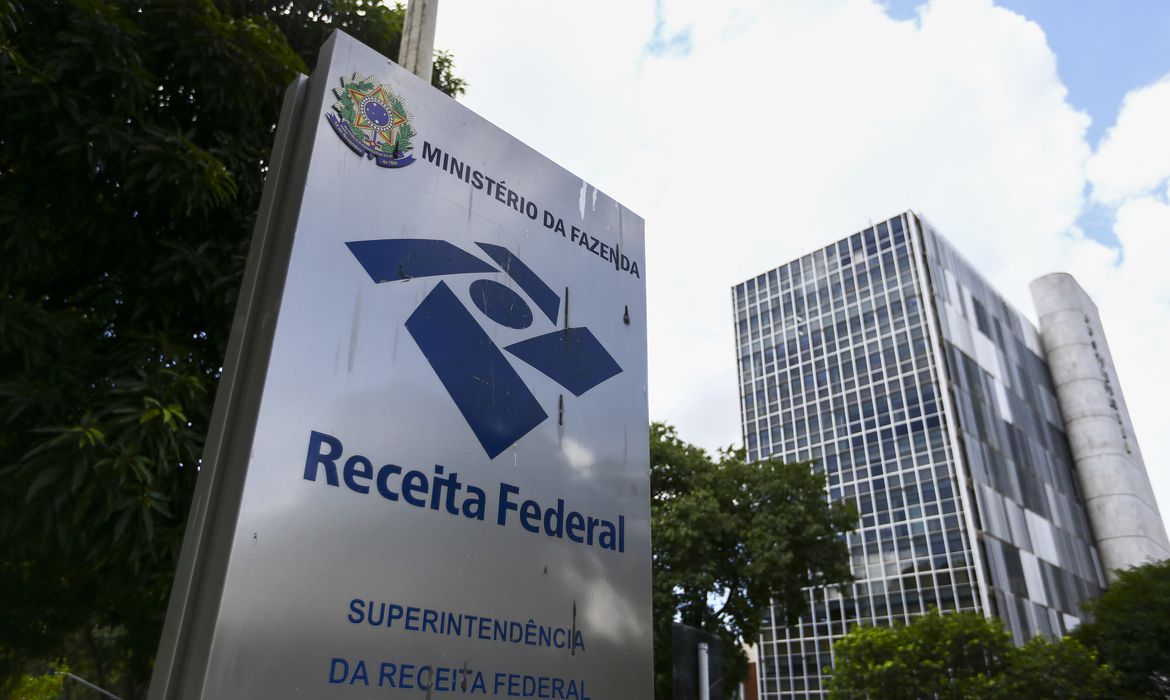 Receita Federal abre hoje consulta a lote residual do Imposto de Renda - Foto: Agência Brasil