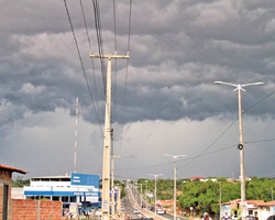 Em pleno B-R-O-Bró, frente fria favorece chuvas no Piauí, aponta INMET