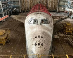Homem encontra nave espacial de R$ 1,1 bilhão abandonada no deserto