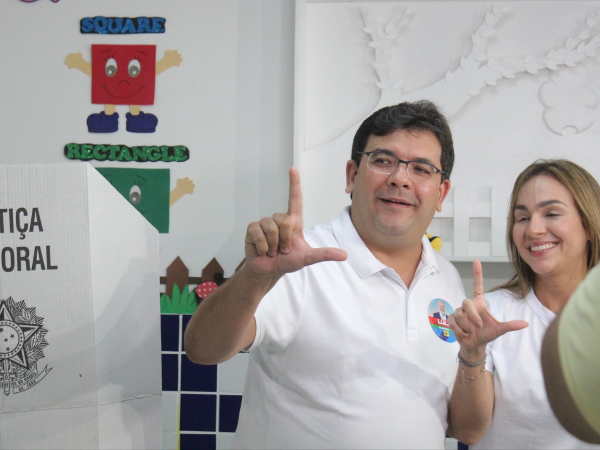 Rafael Fonteles vota e diz que Lula terá '7 a 10 milhões de maioria'