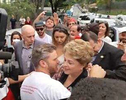 Dilma Rousseff vota em Belo Horizonte: 'que a democracia ganhe'