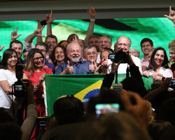 Quem irá compor à mesa? Governo Lula deverá ter pelo menos 33 ministros