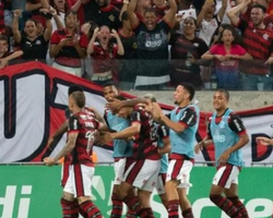 Flamengo vence o Cuiabá com time reserva e volta ao G4 do Brasileirão