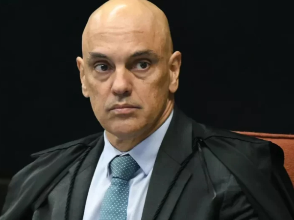 Moraes manda policiais desbloquearem vias e determina multa de R$ 100 mil