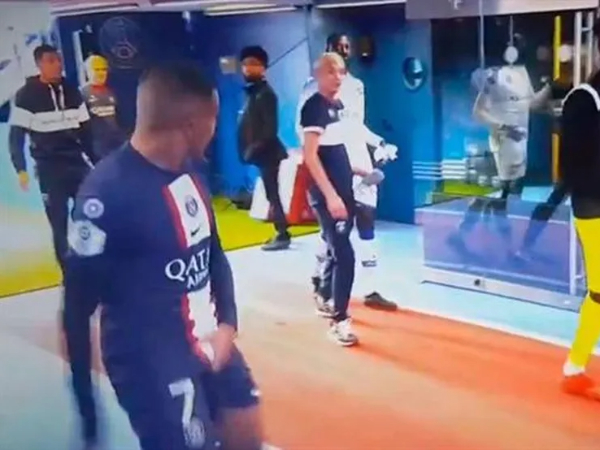 Após vitória do PSG, Mbappé faz gesto obsceno para adversário; veja o vídeo