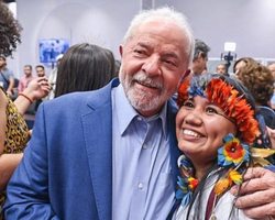  Lula diz que 'bolsonarismo se mantém aí' e pede participação popular 