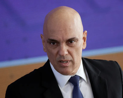 Moraes manda bloquear contas de investigados por atos antidemocráticos