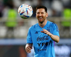 Por que Messi é o único jogador da Argentina a dormir sozinho no Qatar?