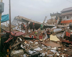 Terremoto na Indonésia deixa pelo menos 162 mortos, diz governador