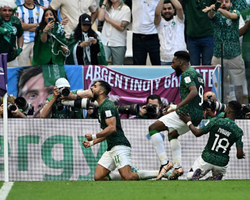 Arábia Saudita surpreende e vence Argentina de virada em estreia na Copa