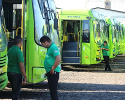 Empresas de ônibus não irão pagar 13º salário aos trabalhadores, diz Setut