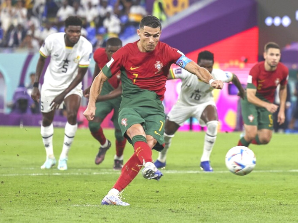 CR7 bate recorde, e Portugal vence Gana na Copa em jogo eletrizante