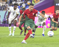 CR7 bate recorde, e Portugal vence Gana na Copa em jogo eletrizante