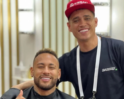 Neymar deixa cabelo 'na régua' antes da estreia da Seleção Brasileira