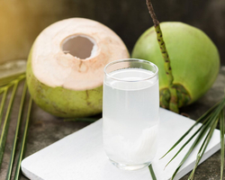 Benefícios: 5 motivos para apostar na água de coco
