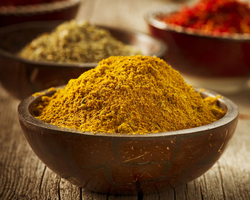Curry: conheça os benefícios do tempero para a saúde 