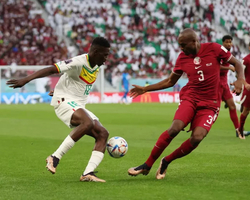 Senegal vence Catar e país-sede tem eliminação quase certa na Copa do Mundo