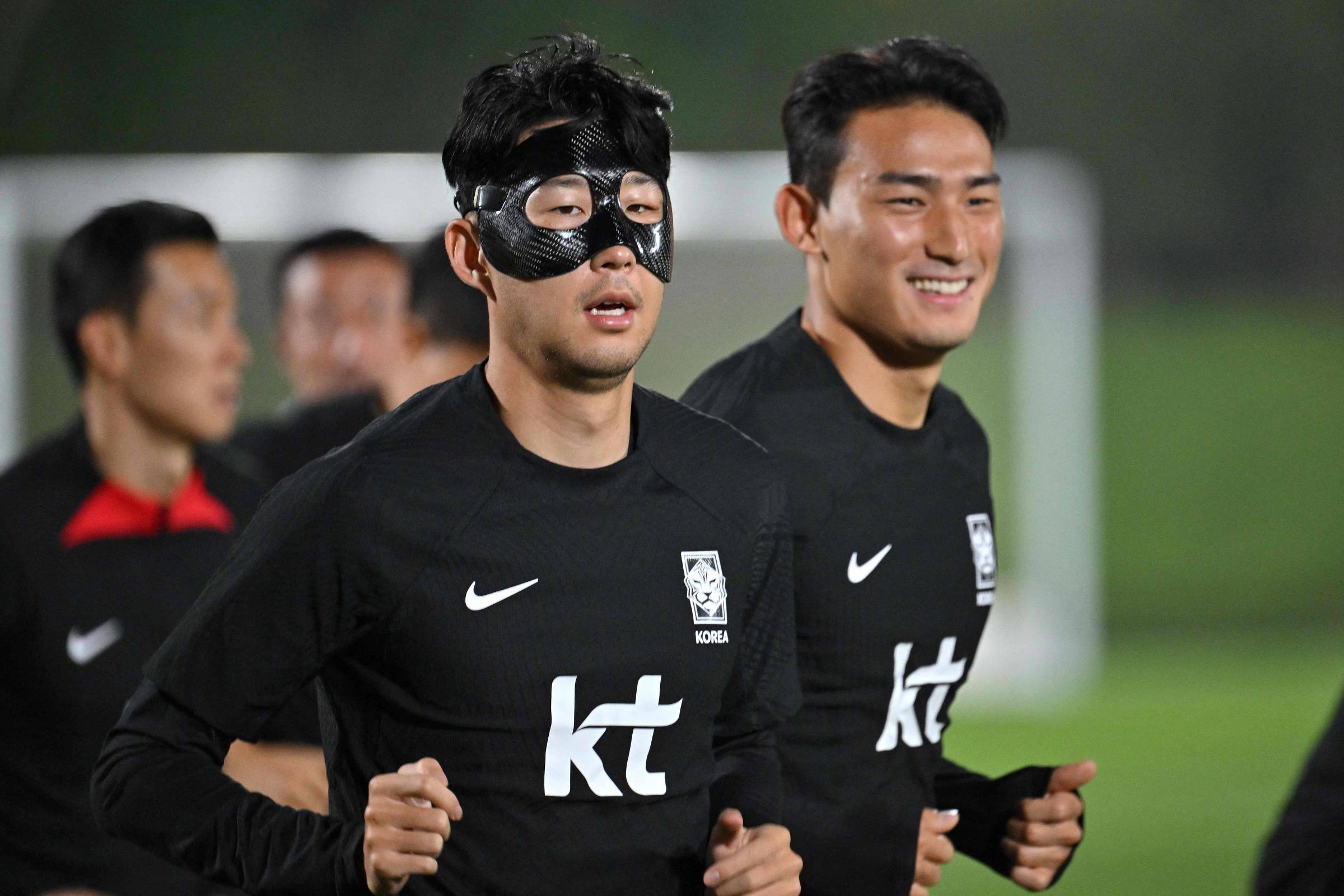 A mascará facial foi utilizada pelo atacante da Coreia do Sul 'Son' na Copa do Mundo do Catar 