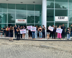 Estudantes protestam contra cancelamento do período 2023.1 da Uespi 