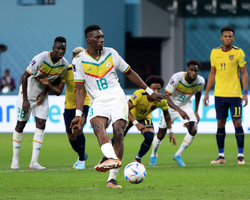 Senegal vence o Equador e se classifica para às oitavas de final da Copa