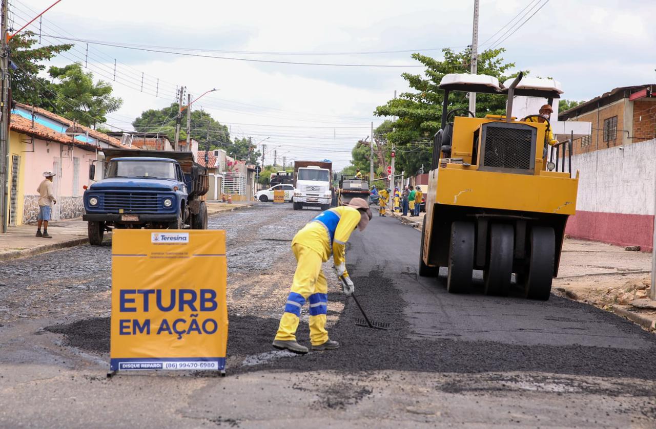 Prefeitura inicia obras de pavimentação asfáltica em rua do bairro Acarape (Foto: Prefeitura de Teresina)