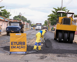 Prefeitura inicia obras de pavimentação asfáltica no bairro Acarape