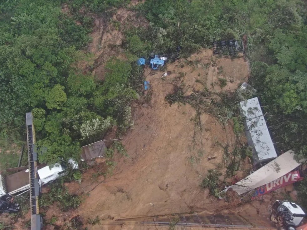 Corpo de Bombeiros confirma ao menos 30 desaparecidos (Foto: Divulgação/Governo do Paraná)