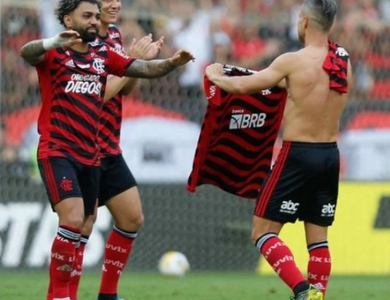 Três jogadores do Flamengo mudarão números de camisa para 2023